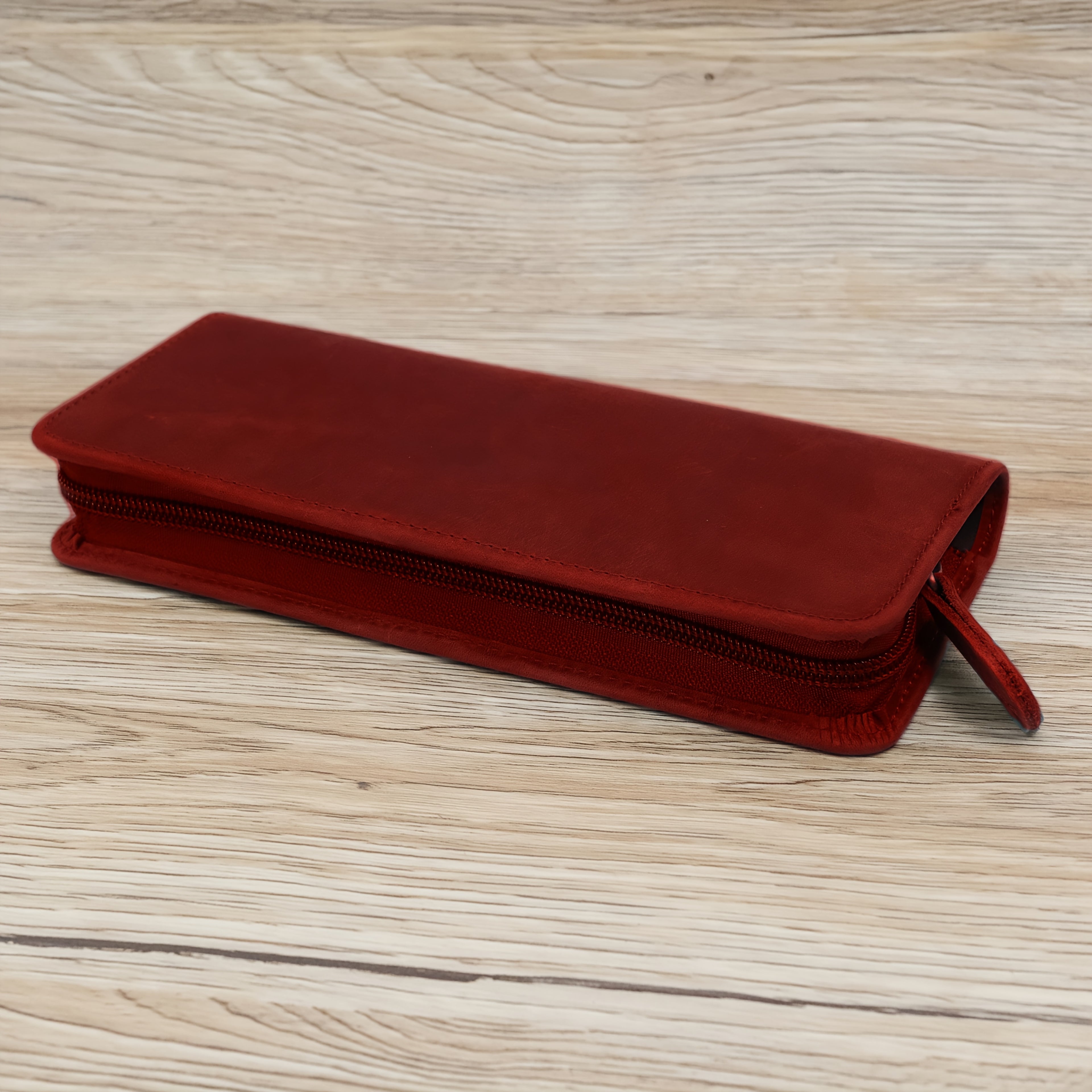 A Vintage Crazy Horse Leather Pencil Case Made of Top Layer Cowhide, Featuring a Creative Square Zipper Design, Pocket Insert for Pens, Perfect As a Father'S Day Gift Or a Birthday Present for Men
