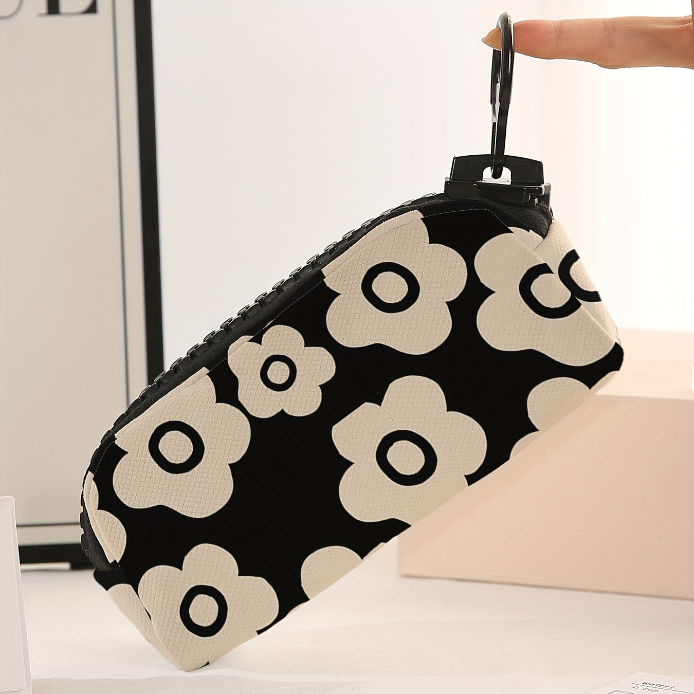 1pc, Large Zipper Pencil Case with Floral Print, Spacious Makeup Bag, Oversized Zipper Stationery Pencil Case Suitable for Pens And School Supplies