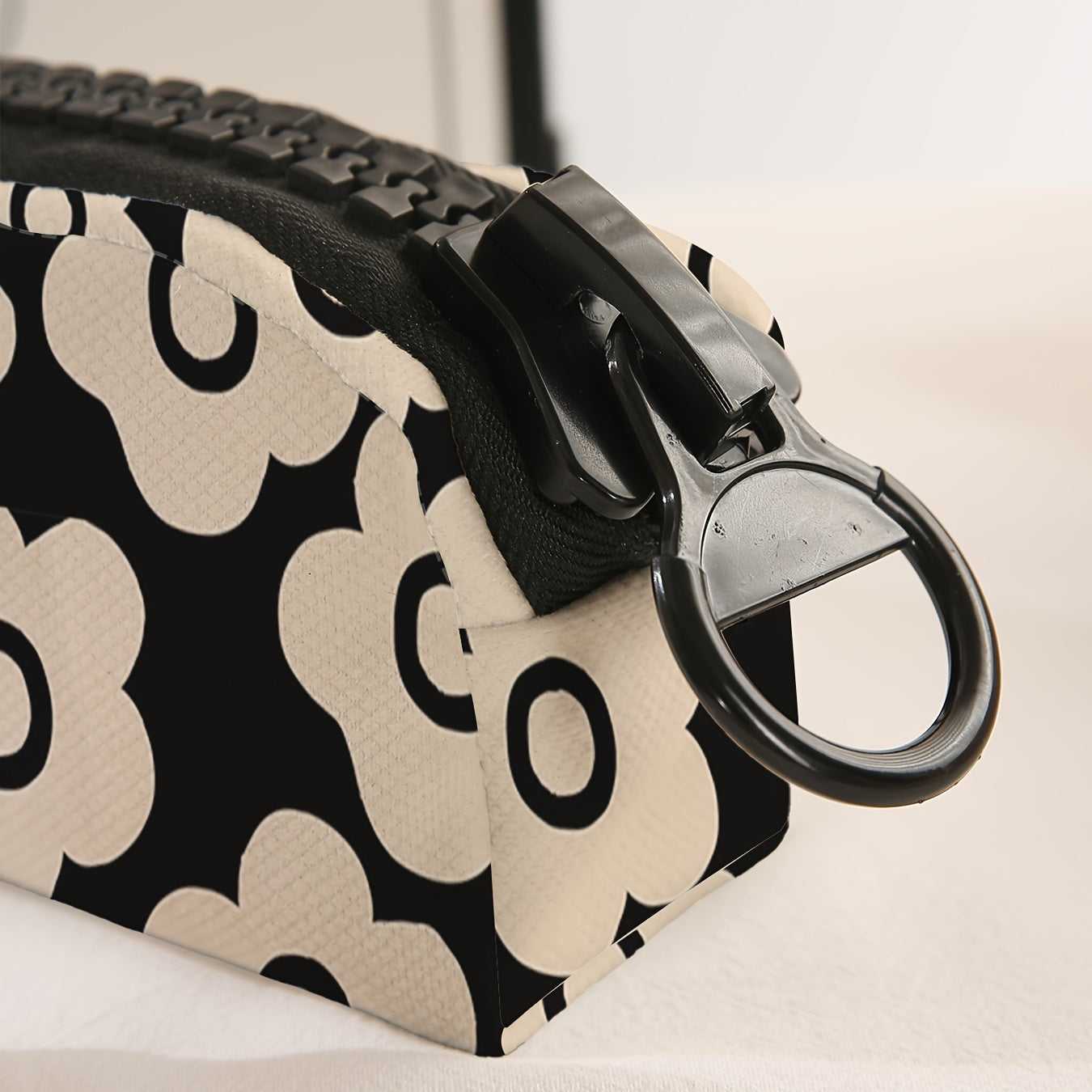 1pc, Large Zipper Pencil Case with Floral Print, Spacious Makeup Bag, Oversized Zipper Stationery Pencil Case Suitable for Pens And School Supplies