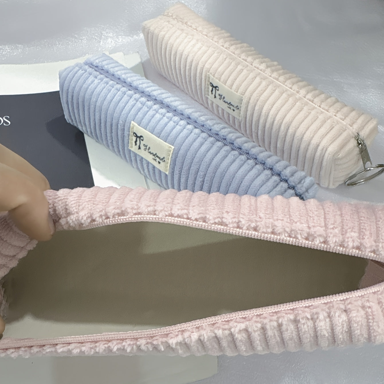 1pc of Easy Crystal Velvet Fabric Label Multi-Purpose Stationery Storage Pencil Case